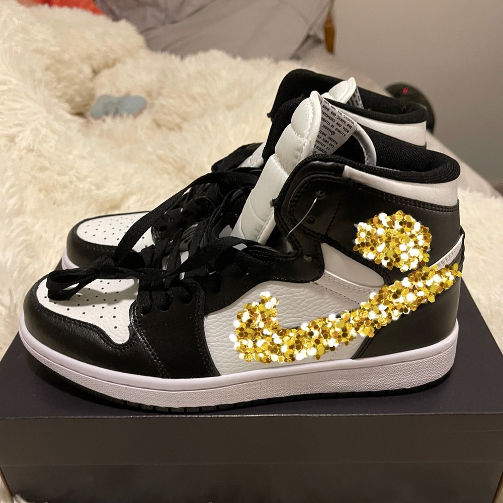 Brand New Women’s Fashion Athletic Sneakers